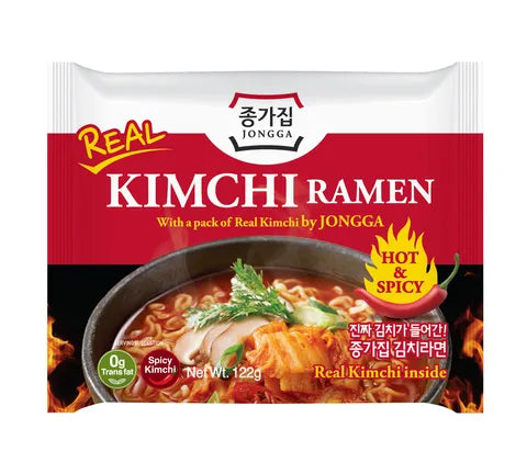 Jongga Kimchi Ramen met een pak echte kimchi (122 gr)